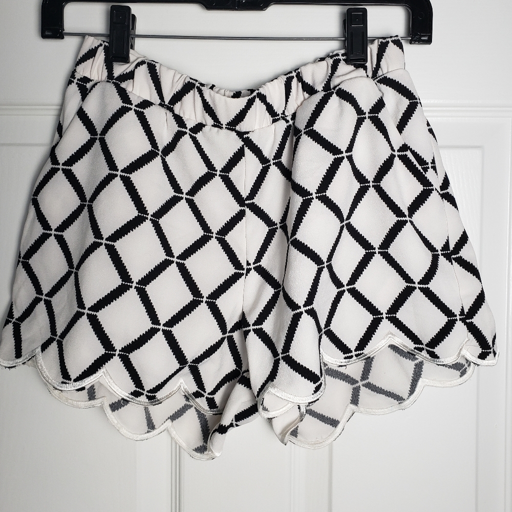 Mine Black and White Pattern Shorts